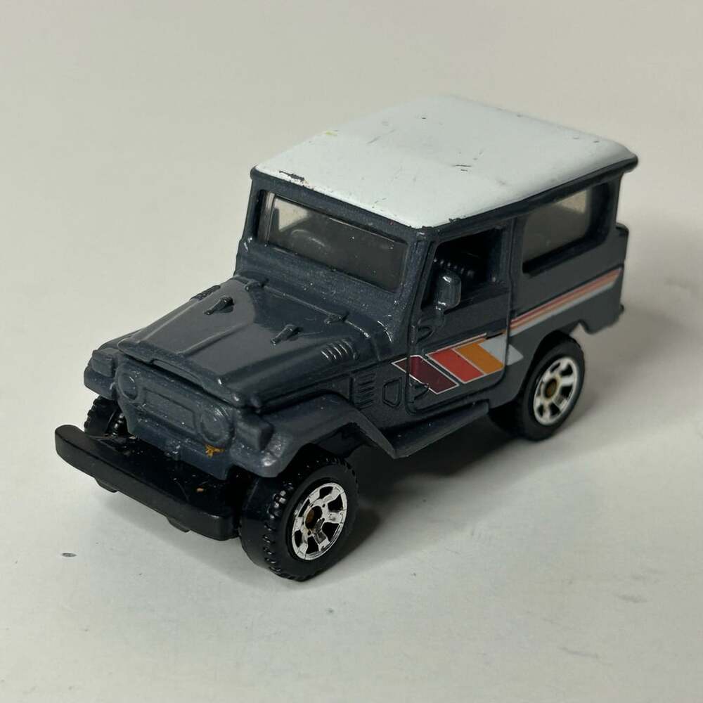 Matchbox Toyota FJ40 Land Cruiser 1968 Gray Diecast Toy Vehicle